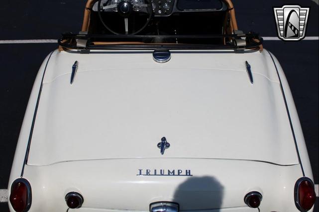 Photo of 1961 White Triumph TR3