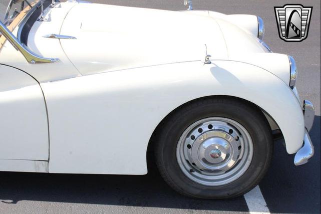 Photo of 1961 White Triumph TR3