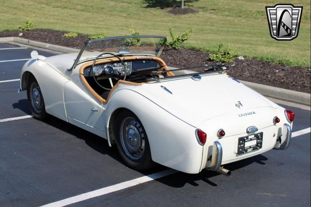 Photo of 1961 White Triumph TR3