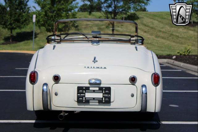 Photo of 1961 White Triumph TR3