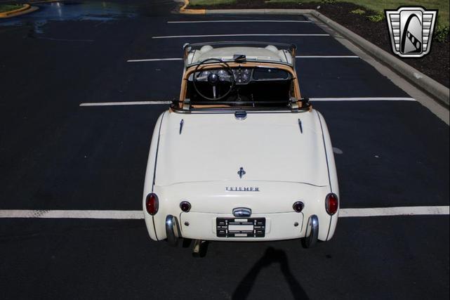 Photo of 1961 White Triumph TR3