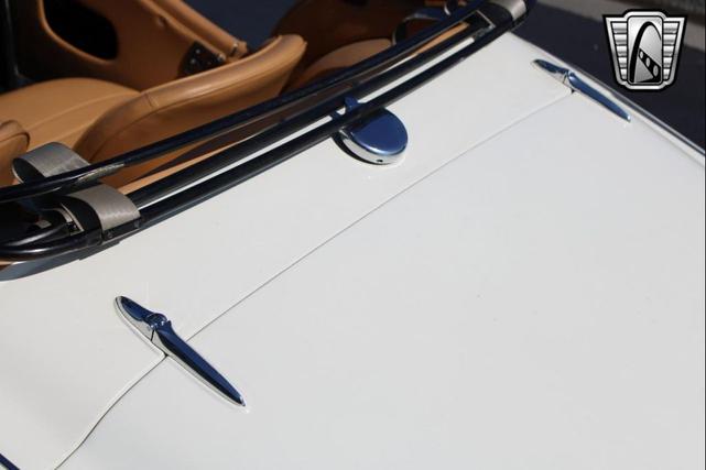 Photo of 1961 White Triumph TR3