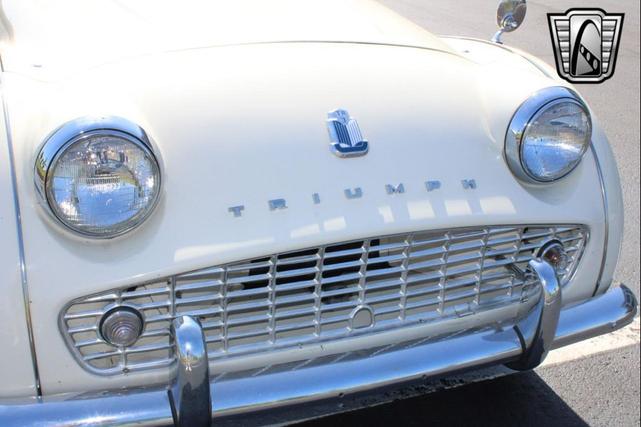 Photo of 1961 White Triumph TR3