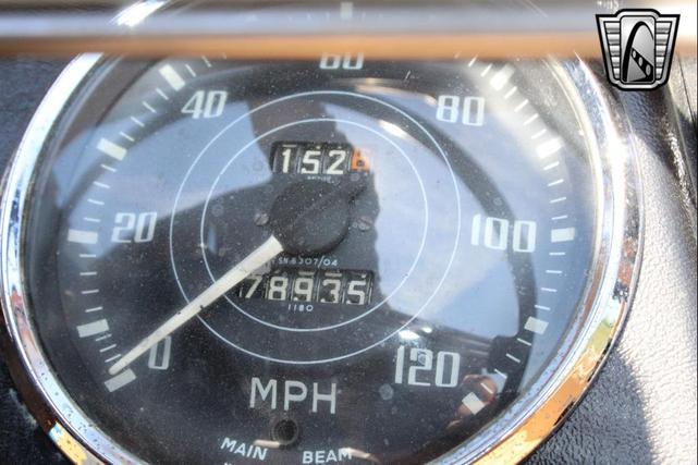 Photo of 1961 White Triumph TR3