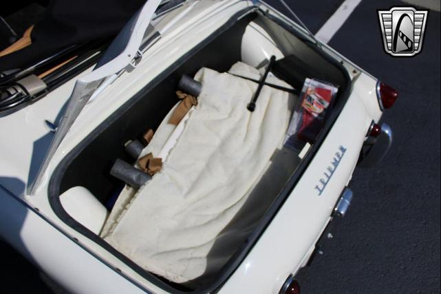 Photo of 1961 White Triumph TR3