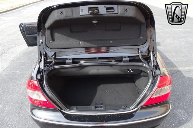 Photo of 2007 Black Mercedes-Benz CLK-Class