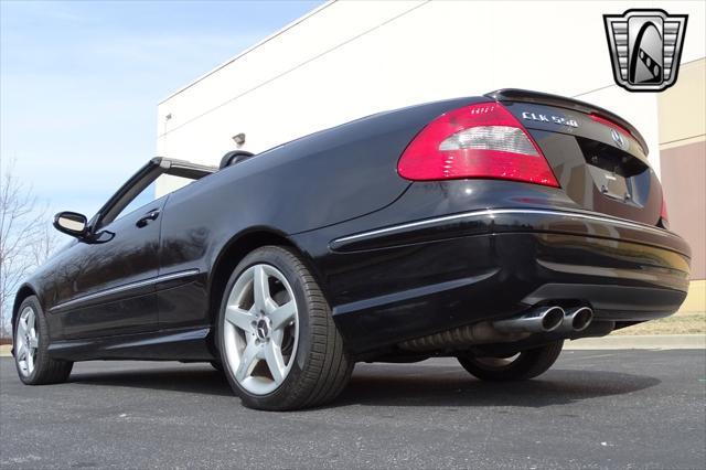 Photo of 2007 Black Mercedes-Benz CLK-Class