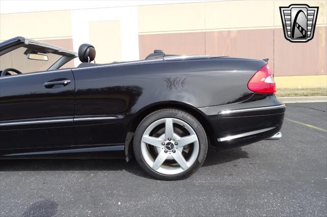 Photo of 2007 Black Mercedes-Benz CLK-Class