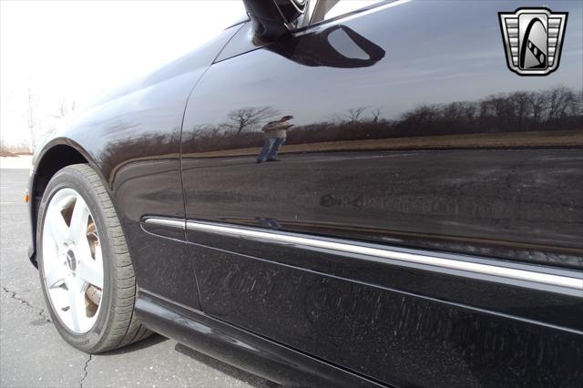 Photo of 2007 Black Mercedes-Benz CLK-Class