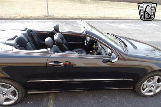 Photo of 2007 Black Mercedes-Benz CLK-Class
