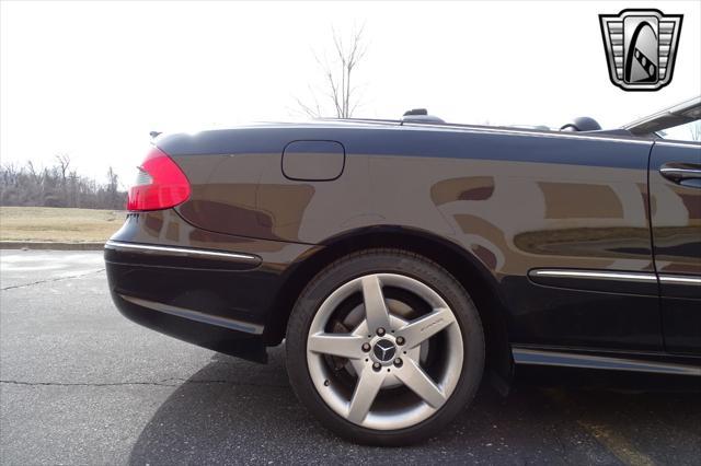 Photo of 2007 Black Mercedes-Benz CLK-Class