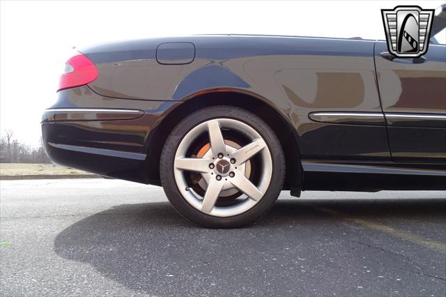 Photo of 2007 Black Mercedes-Benz CLK-Class