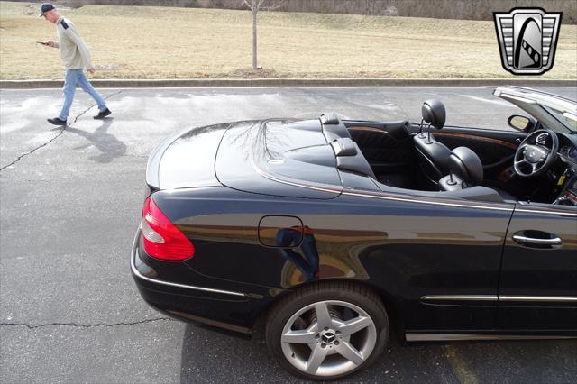 Photo of 2007 Black Mercedes-Benz CLK-Class