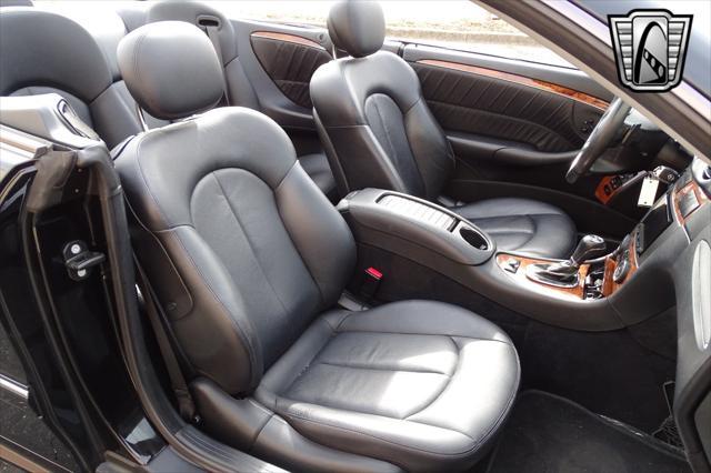 Photo of 2007 Black Mercedes-Benz CLK-Class