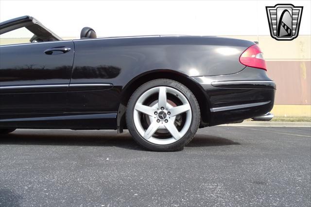 Photo of 2007 Black Mercedes-Benz CLK-Class