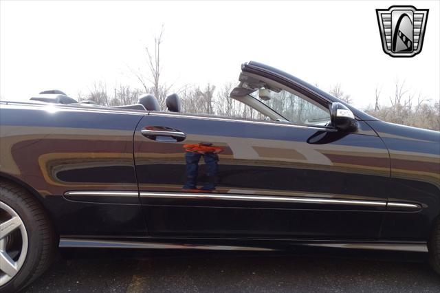 Photo of 2007 Black Mercedes-Benz CLK-Class