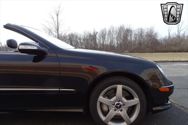 Photo of 2007 Black Mercedes-Benz CLK-Class