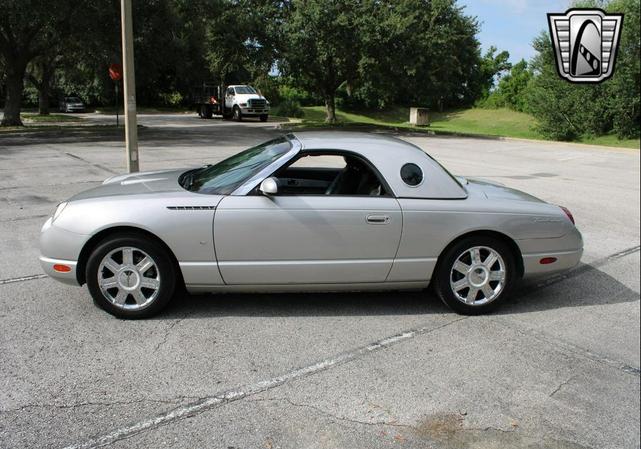 Photo of 2004 Silver Ford Thunderbird