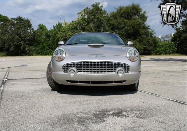 Photo of 2004 Silver Ford Thunderbird