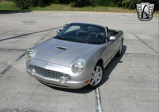 Photo of 2004 Silver Ford Thunderbird