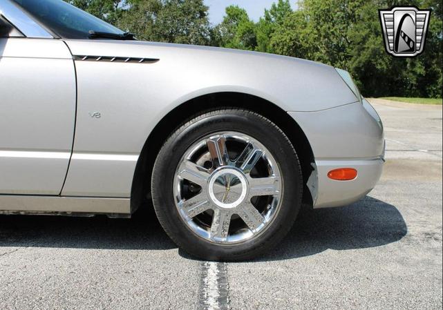 Photo of 2004 Silver Ford Thunderbird