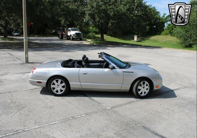 Photo of 2004 Silver Ford Thunderbird