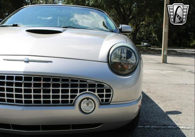 Photo of 2004 Silver Ford Thunderbird