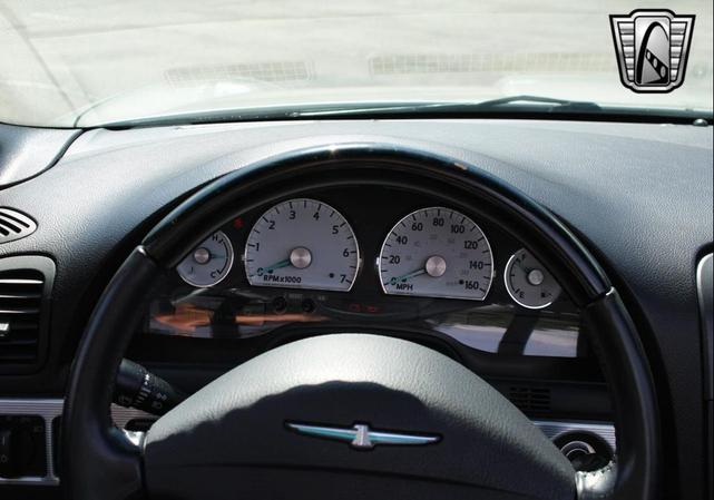 Photo of 2004 Silver Ford Thunderbird