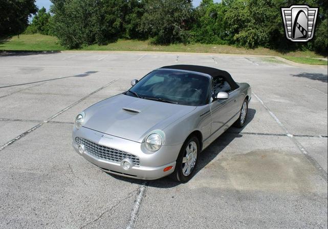 Photo of 2004 Silver Ford Thunderbird