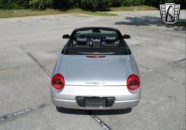 Photo of 2004 Silver Ford Thunderbird