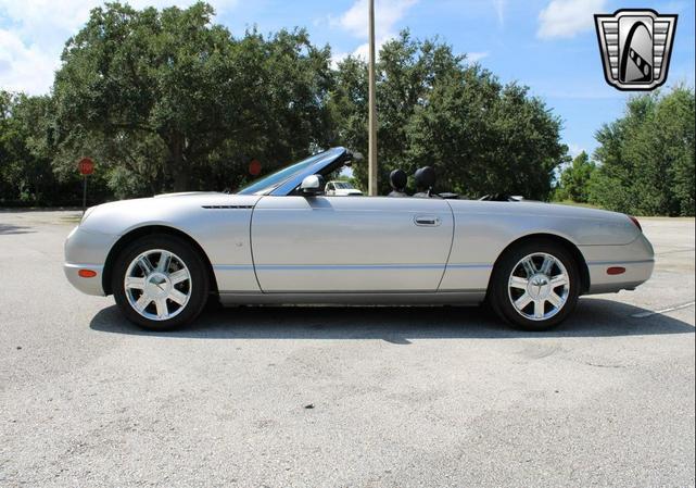 Photo of 2004 Silver Ford Thunderbird