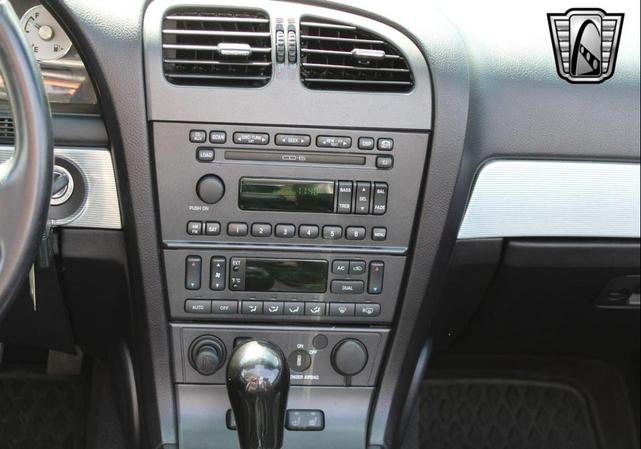 Photo of 2004 Silver Ford Thunderbird