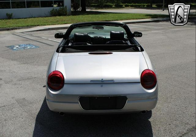 Photo of 2004 Silver Ford Thunderbird