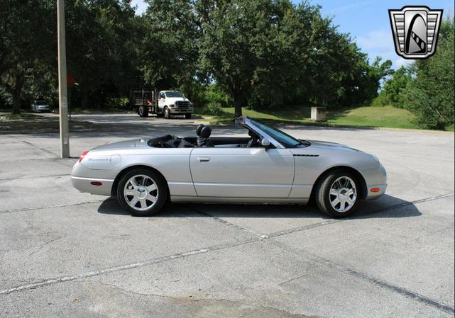 Photo of 2004 Silver Ford Thunderbird