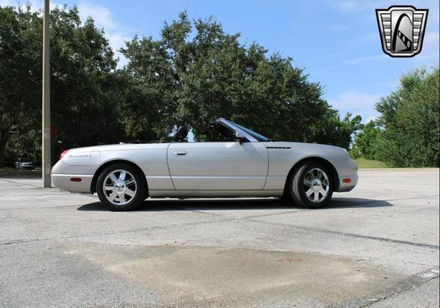 Photo of 2004 Silver Ford Thunderbird