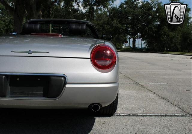 Photo of 2004 Silver Ford Thunderbird