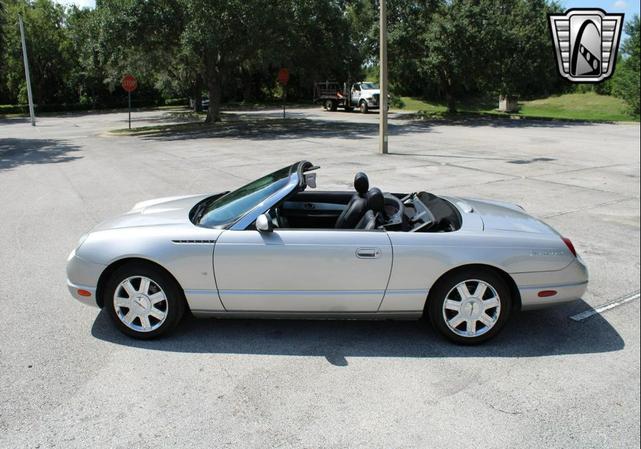 Photo of 2004 Silver Ford Thunderbird