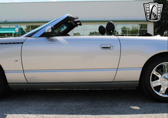 Photo of 2004 Silver Ford Thunderbird