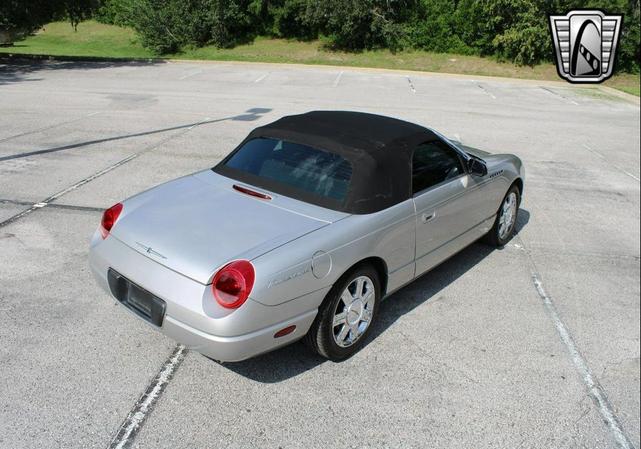 Photo of 2004 Silver Ford Thunderbird