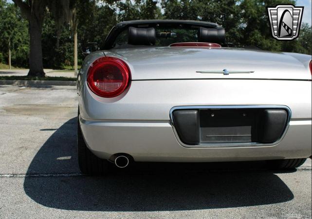 Photo of 2004 Silver Ford Thunderbird