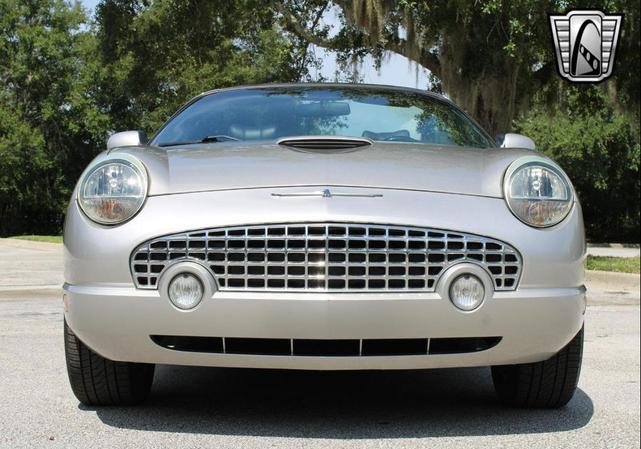 Photo of 2004 Silver Ford Thunderbird