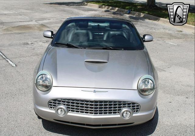 Photo of 2004 Silver Ford Thunderbird
