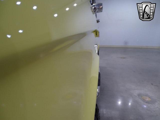 Photo of 1977 Yellow Ford Bronco
