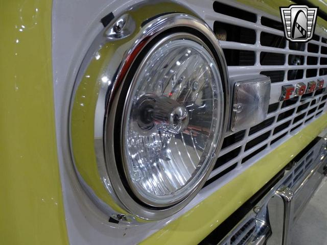 Photo of 1977 Yellow Ford Bronco
