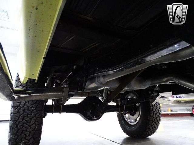 Photo of 1977 Yellow Ford Bronco