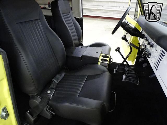Photo of 1977 Yellow Ford Bronco