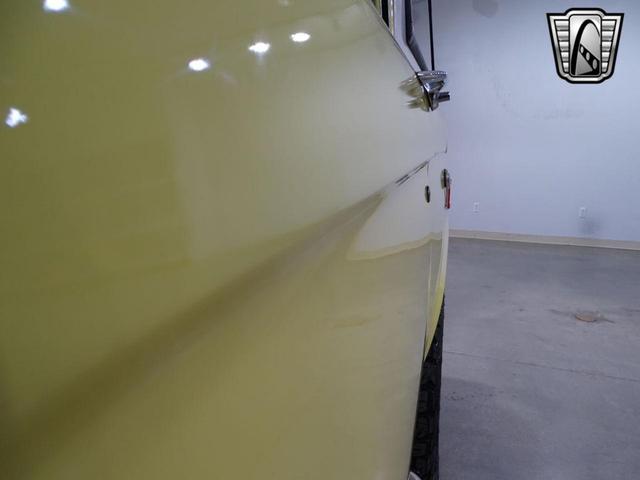Photo of 1977 Yellow Ford Bronco