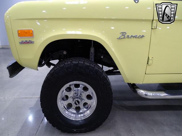 Photo of 1977 Yellow Ford Bronco
