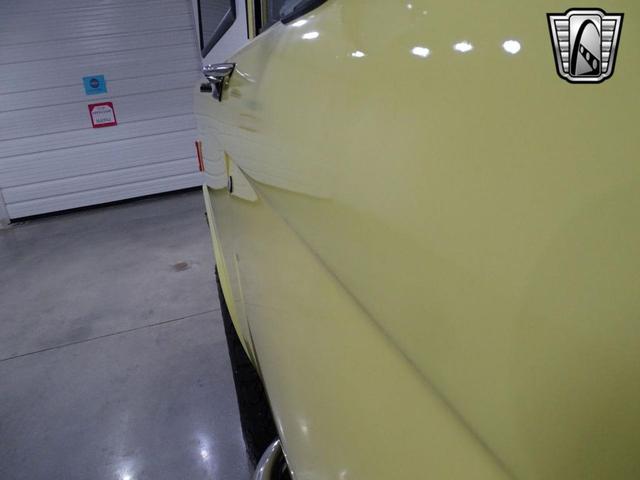 Photo of 1977 Yellow Ford Bronco