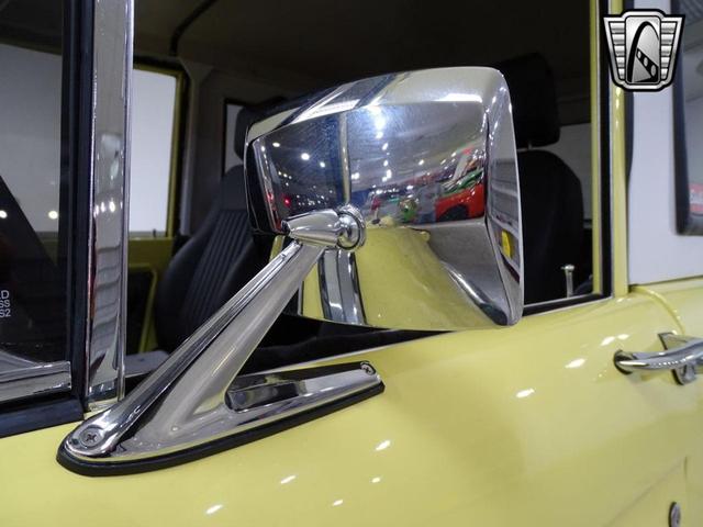 Photo of 1977 Yellow Ford Bronco